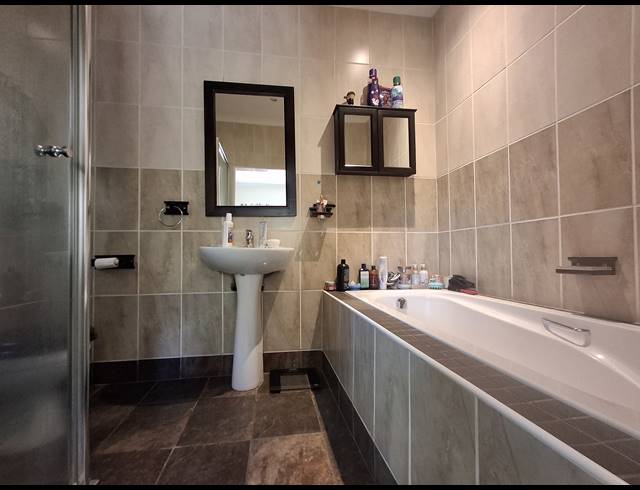 4 BEDROOM HOUSE RENTED IN HILTON CENTRAL